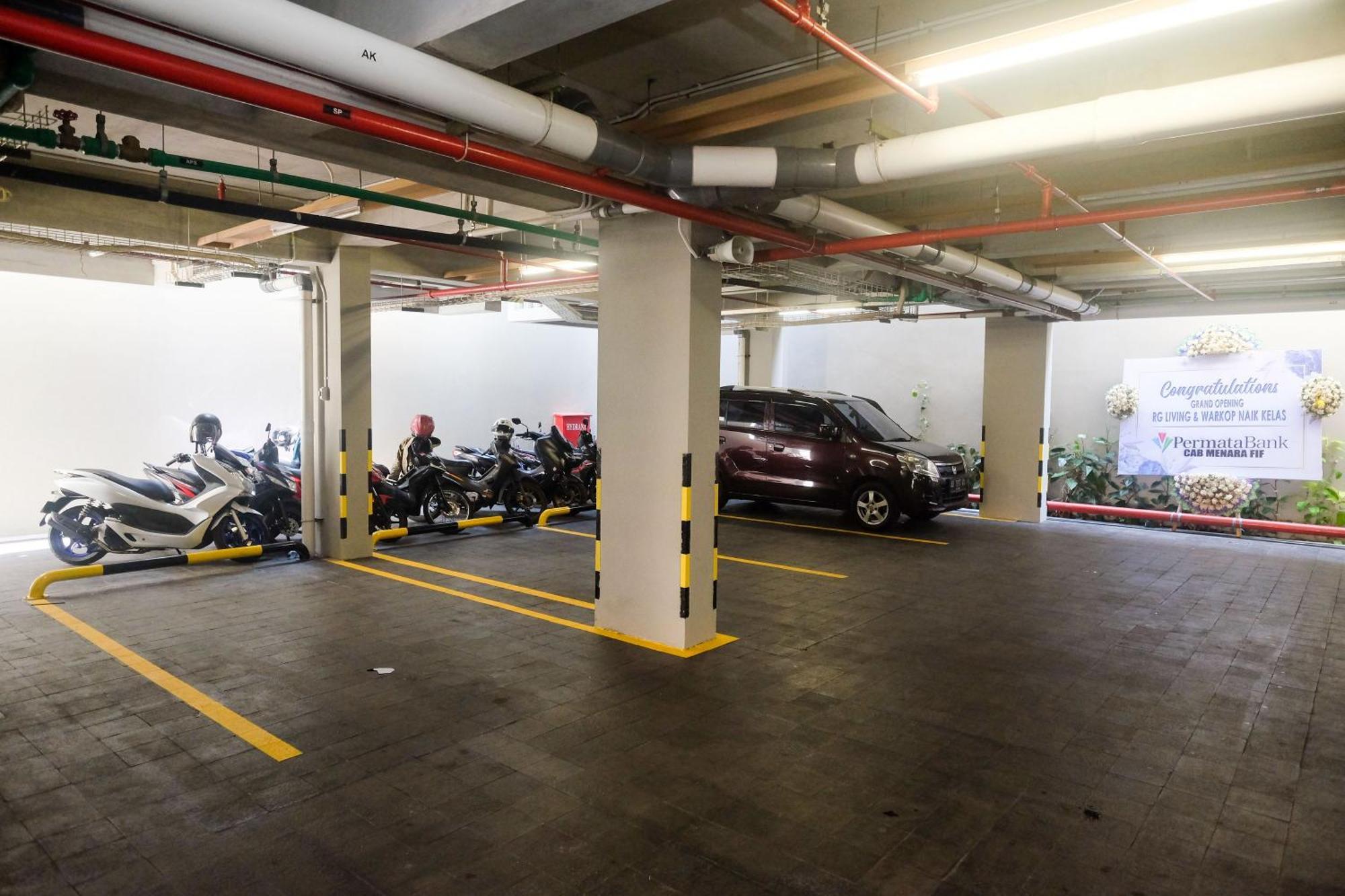 Sans Hotel Rg Living Jogja By Reddoorz Pakualaman Luaran gambar