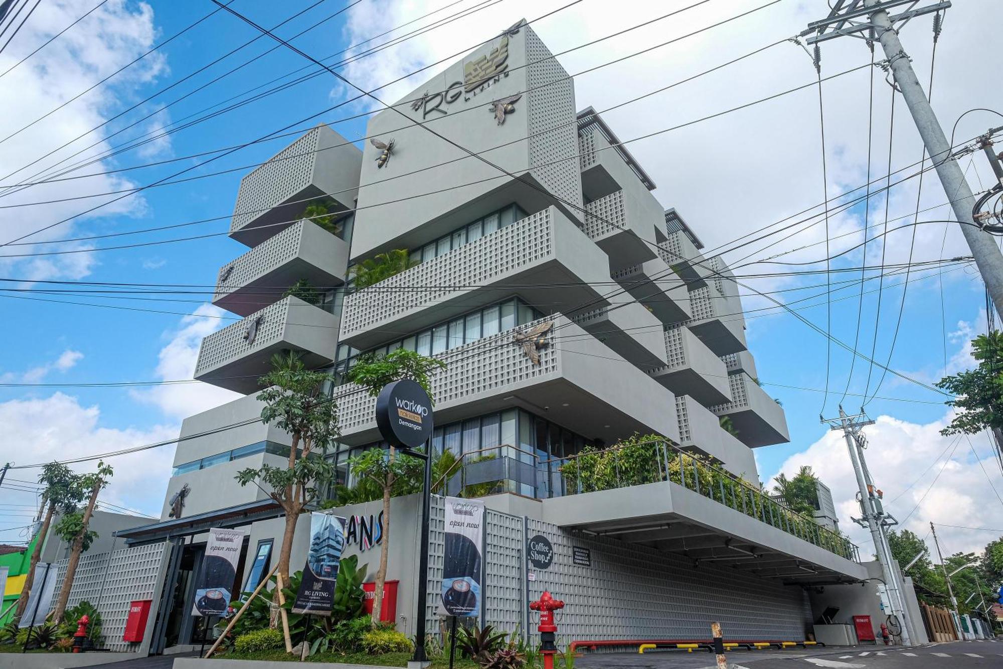 Sans Hotel Rg Living Jogja By Reddoorz Pakualaman Luaran gambar