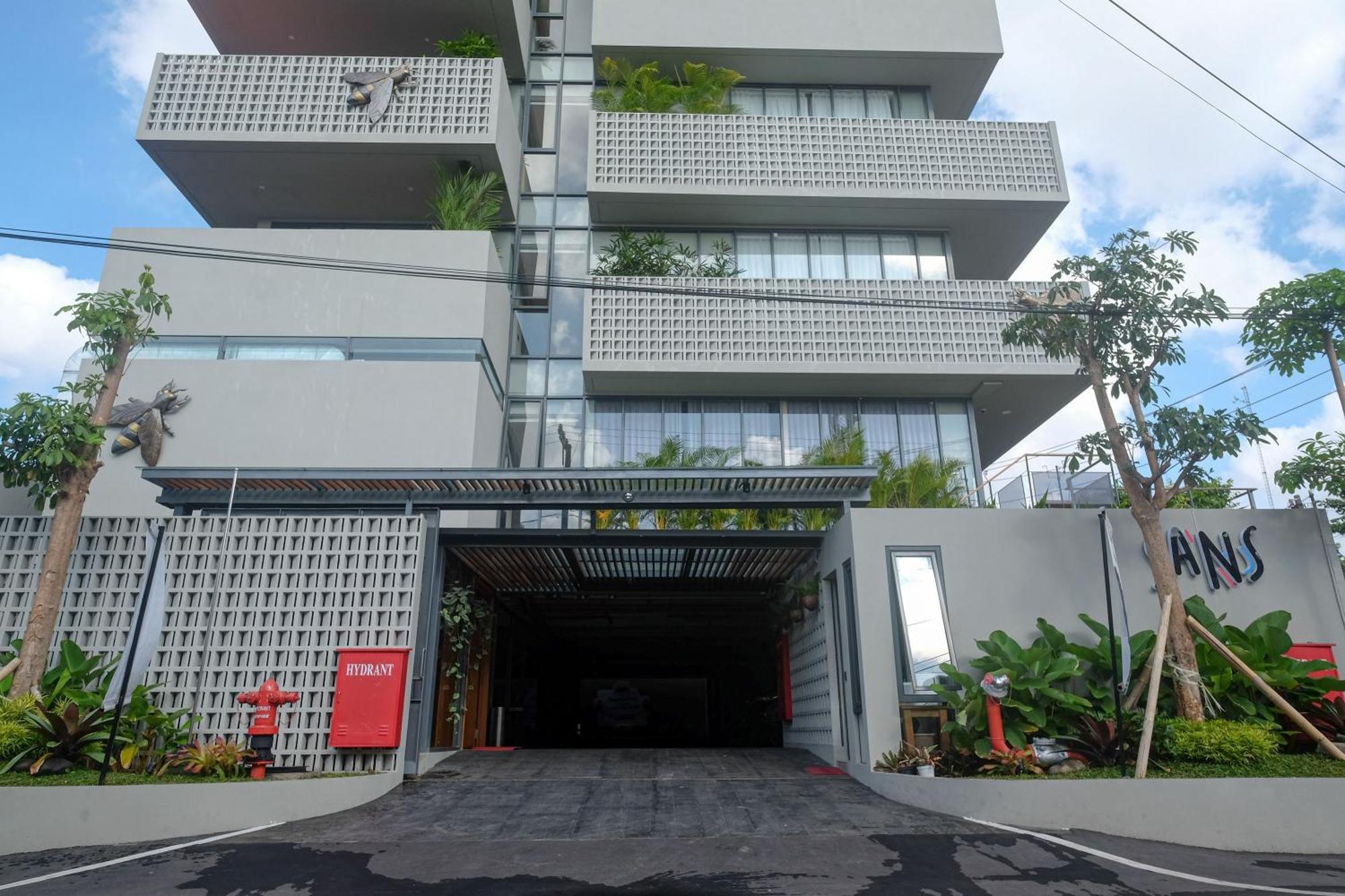 Sans Hotel Rg Living Jogja By Reddoorz Pakualaman Luaran gambar