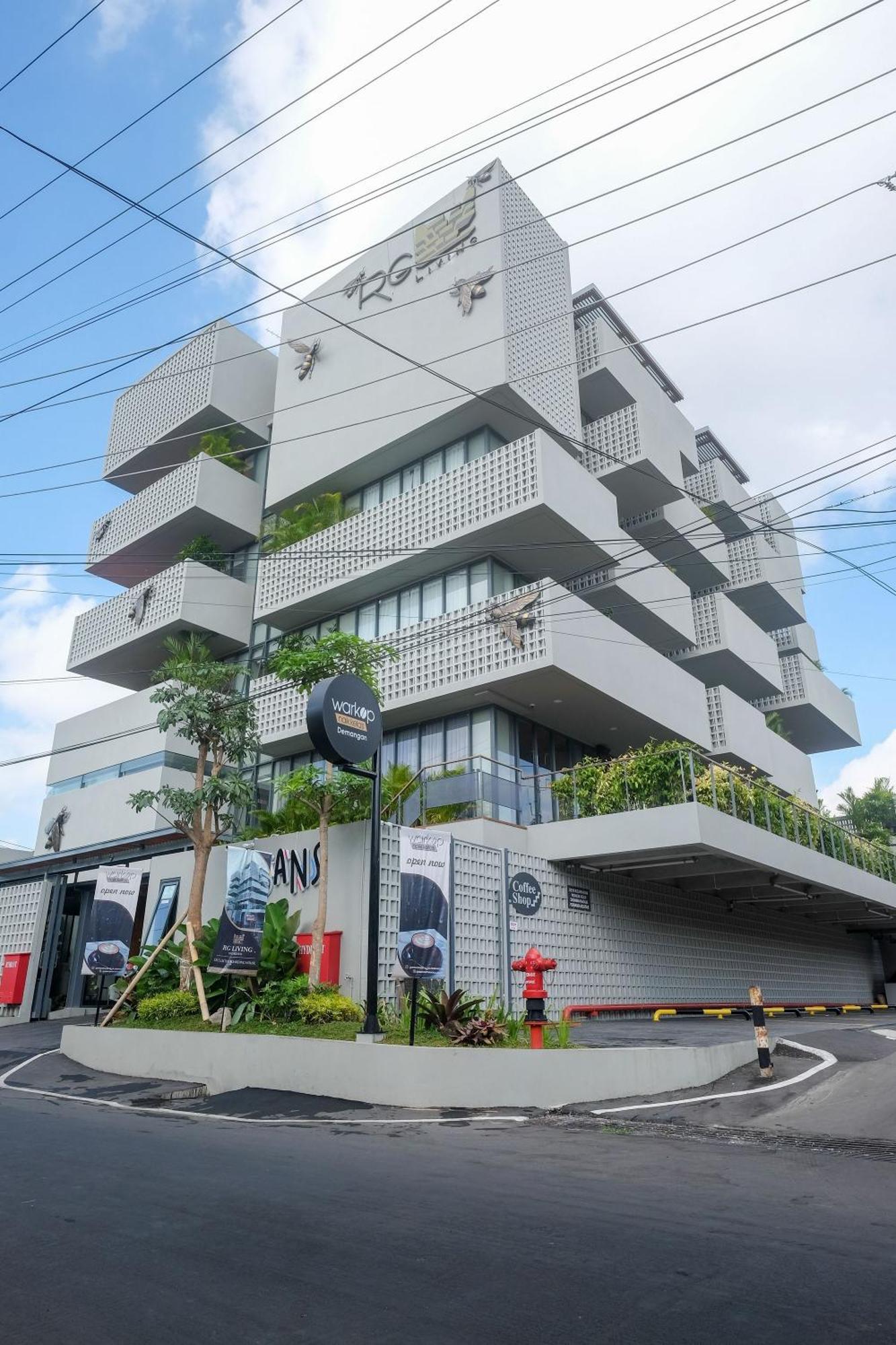 Sans Hotel Rg Living Jogja By Reddoorz Pakualaman Luaran gambar