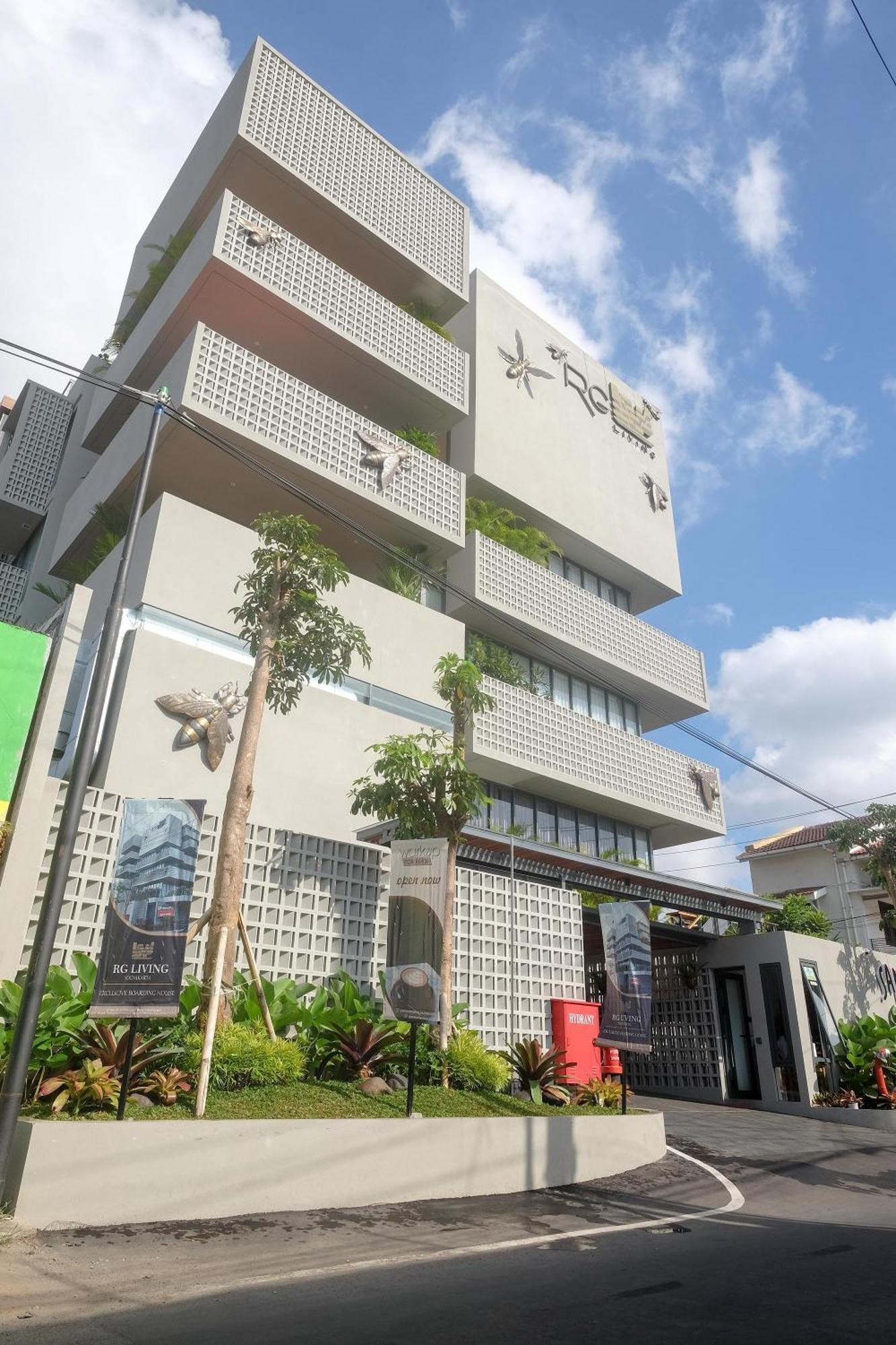 Sans Hotel Rg Living Jogja By Reddoorz Pakualaman Luaran gambar