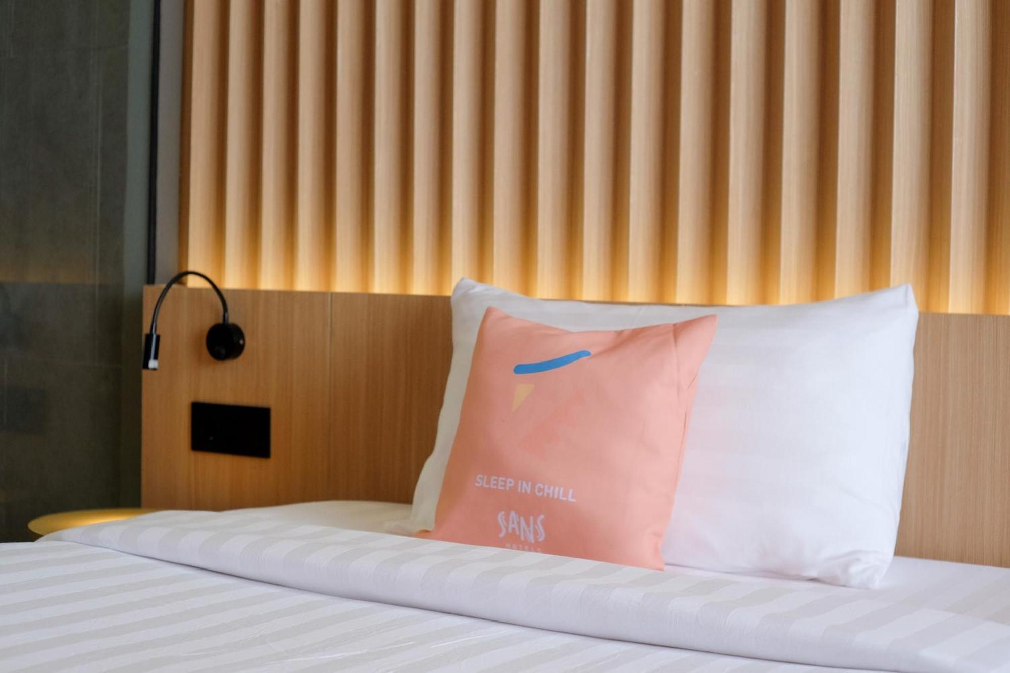 Sans Hotel Rg Living Jogja By Reddoorz Pakualaman Luaran gambar