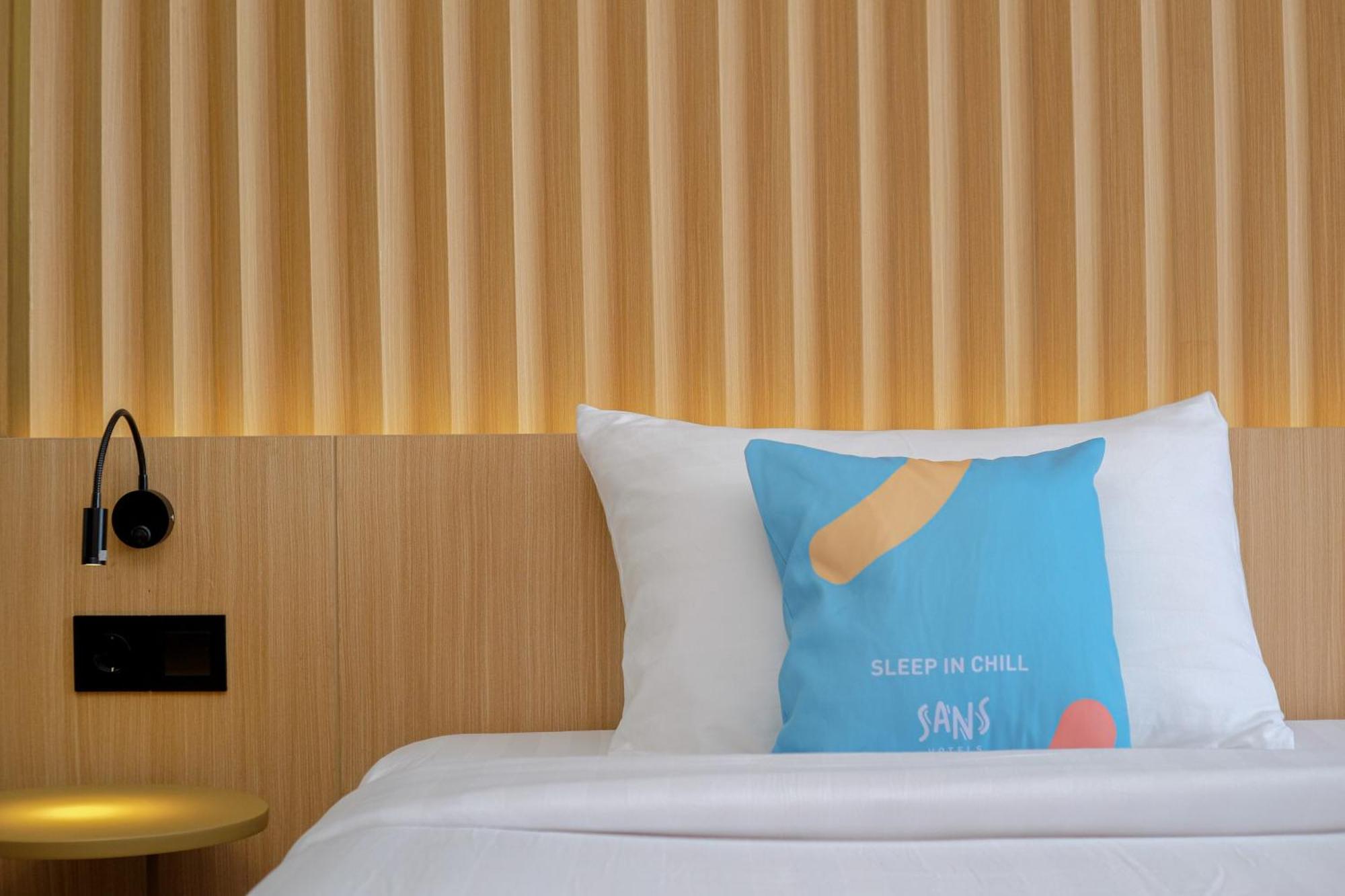 Sans Hotel Rg Living Jogja By Reddoorz Pakualaman Luaran gambar