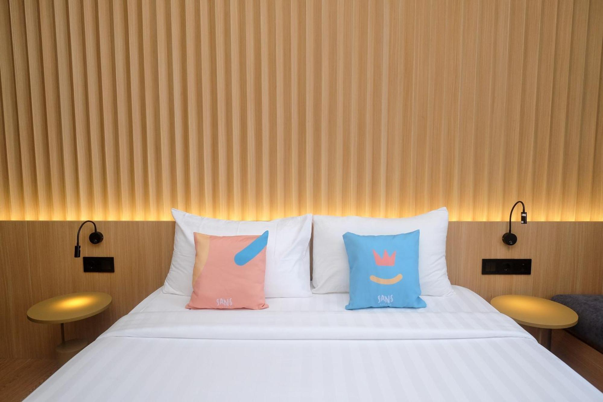 Sans Hotel Rg Living Jogja By Reddoorz Pakualaman Luaran gambar